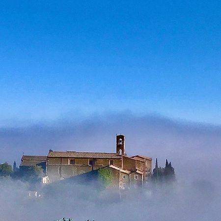 Albergo Il Giglio Montalcino Exterior photo