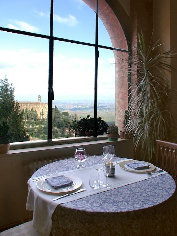 Albergo Il Giglio Montalcino Exterior photo